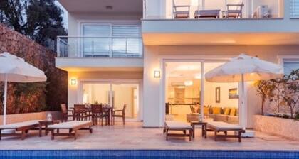 Elif Sunninghill 3 bed Duplex Apartment With Large Private Pool and sun Terrace