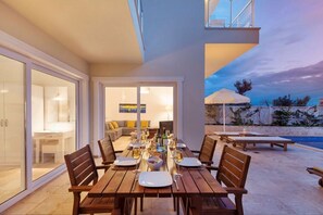 Outdoor dining - Elif Sunninghill 3 bed Duplex Apartment With Large Private Pool and sun Terrace (Kalkan)