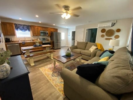 Smart TV. Lake Cumberland "Lake Daze Cabin" near Clearwater