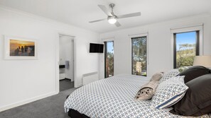 4 dormitorios, tabla de planchar con plancha, Internet y ropa de cama