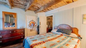 3 bedrooms, WiFi, bed sheets - Become a part of history (Stahlstown)