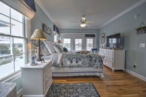 6 bedrooms, iron/ironing board, WiFi, bed sheets