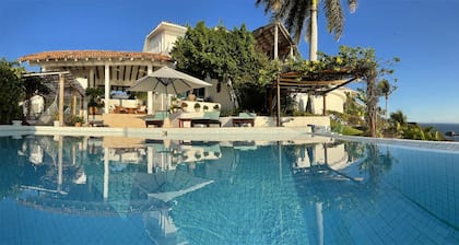 Beautiful Ocean Front Villa Mexico 5 Bedrooms Fully Staffed POOL Amazing
