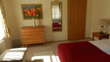 2 bedrooms, WiFi, bed sheets