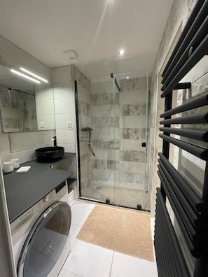 Een douche, een haardroger