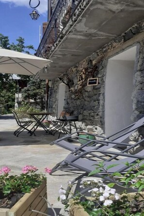 Outdoor dining - Appartement Chic Le Marmotton - Chalet Neuf - 4pers - Les 3 Vallées - Lit Cabane (Les bellevilles)