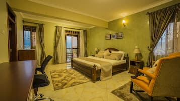 1 bedroom, desk, iron/ironing board, WiFi
