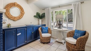 Interior - 12 Park Rd - Octopus Oasis (Hilton Head Island)