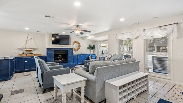 Smart TV - 12 Park Rd - Octopus Oasis (Hilton Head Island)