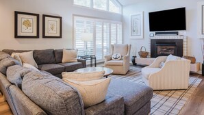 Living area - 4 Firethorn Way - 6 Bedroom, 3rd Row, South Forest Beach Home (Hilton Head Island)