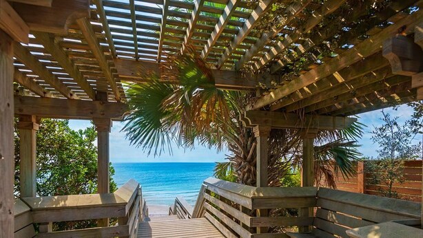Property grounds - Blue Sky Bungalow | Carriage House | 4 Bikes (Santa Rosa Beach)