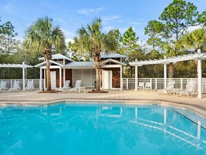 A heated pool - Blue Sky Bungalow | Carriage House | 4 Bikes (Santa Rosa Beach)