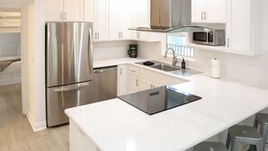Coffee/tea maker, fridge, microwave, oven - Blue Sky Bungalow | Carriage House | 4 Bikes (Santa Rosa Beach)