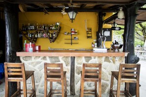 Bar (en la propiedad)