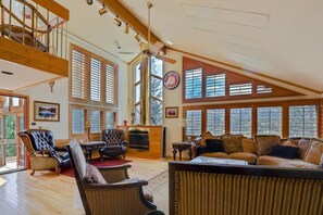 TV, fireplace, offices