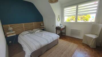 3 makuuhuonetta, silitysrauta/-lauta, ilmainen Wi-Fi, vuodevaatteet