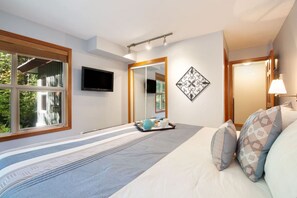 3 bedrooms, desk, iron/ironing board, WiFi