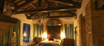 Private luxury villa with pool and hot tub in the Sibillini Mountains