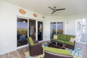 TV, DVD player, foosball - Custom remodeled gem at Cinnamon Beach Unit 424! (Palm Coast)