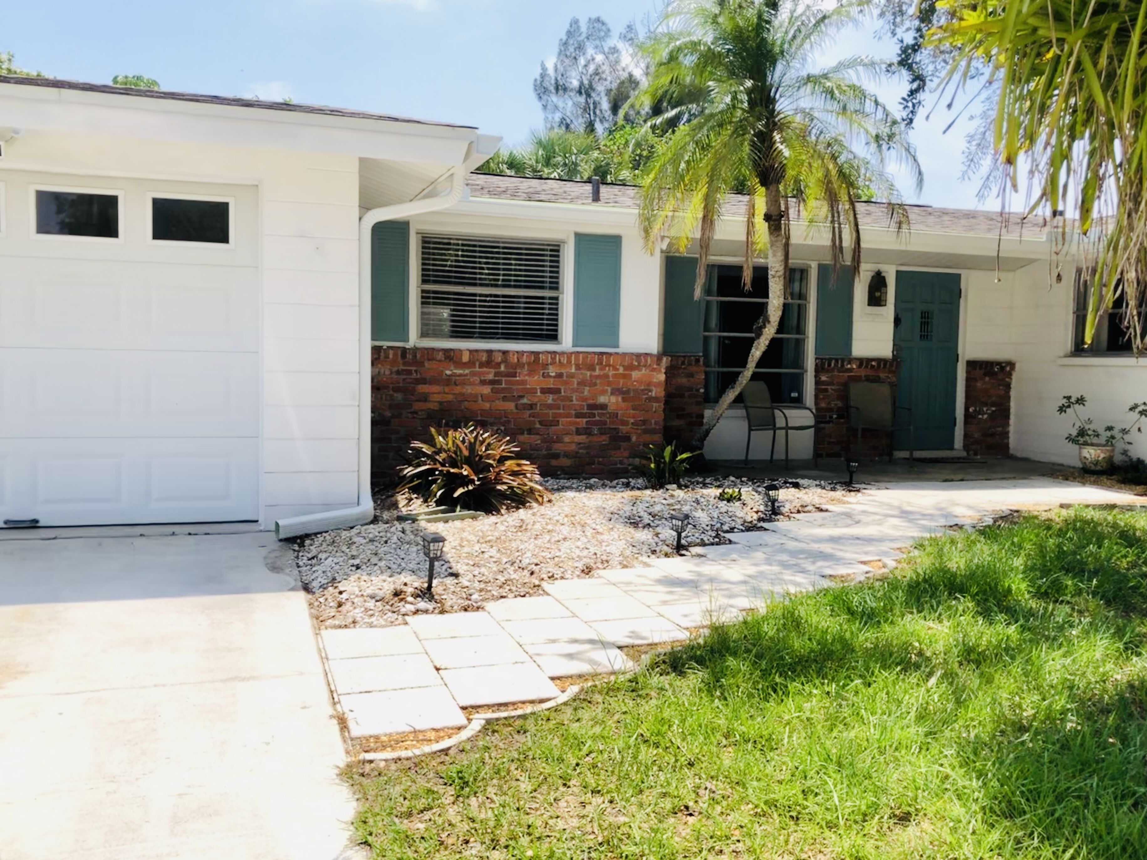Venice Home With Heated Pool Near Beaches and Downtown