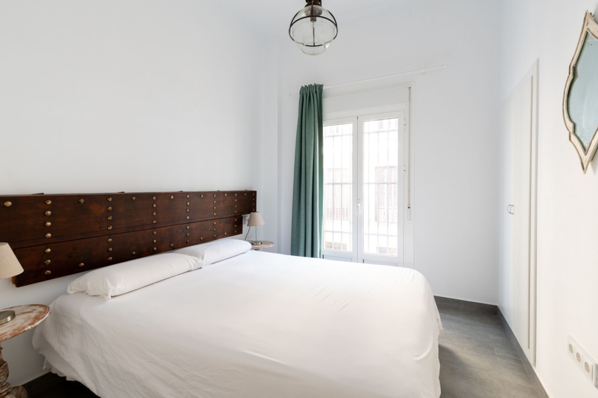 1 slaapkamer, een strijkplank/strijkijzer, beddengoed