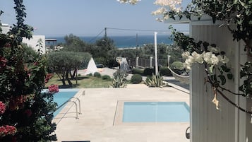 Piscina all'aperto, una piscina riscaldata