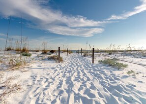 Beach - Holiday Dates Available! Private Pool! Bocce Ball Court! Gulf Views! (Santa Rosa Beach)