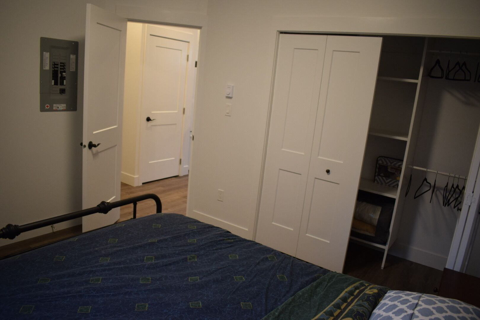 1 chambre, fer et planche à repasser, Wi-Fi gratuit, draps fournis