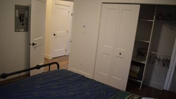 1 chambre, fer et planche Ă repasser, Wi-Fi gratuit, draps fournis