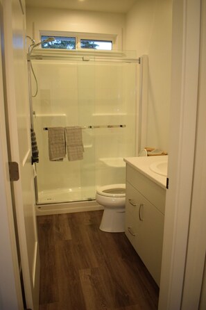 Shower, towels, toilet paper - A complete self contained one bedroom apartment. (Lantzville)