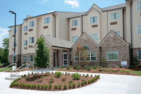 Free on-the-go breakfast on weekdays . WeStay Suites - Belle Chasse