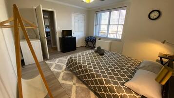 1 bedroom, desk, iron/ironing board, free WiFi