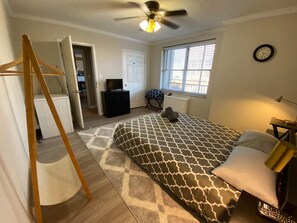 1 Schlafzimmer, Schreibtisch, Bügeleisen/Bügelbrett, kostenloses WLAN