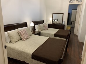 7 室のベッドルーム、アイロン / アイロン台、旅行用ベビーベッド、WiFi (無料)