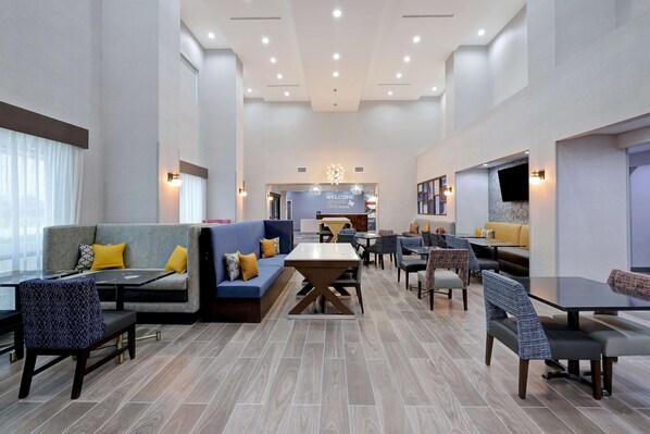 Desayuno buffet incluido todos los días