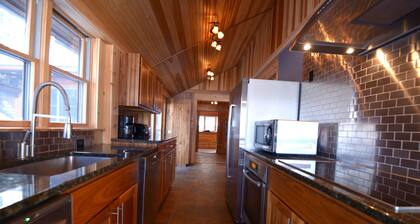 Pointe of View on Otsego Lake. 4 Bedrooms, 4 Bathrooms, 6 miles from Cooperstown