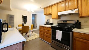 Unclassified image, 3 of 12, button - Modern, Exquisite 2-bedroom Home in Lafayette (Lafayette)