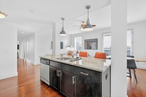 Interior - Chic Boutique Condo in Nashvilles coveted 12 South Neighborhood Coffee Shops, Restaurants, Bars and Boutiques, just steps away.
Featuring plush linens , bath products and a balcony with free parking! (Nashville)