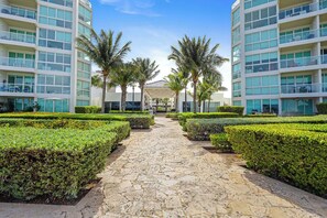 Property grounds - Your dream vacation in a beautiful condo (Noord)