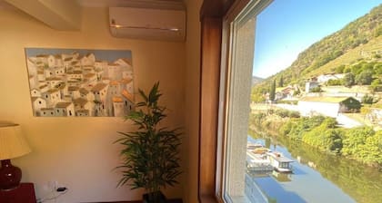 Apto. en Pinhão región vinícola del Douro vistas a los viñedos y al río Douro
