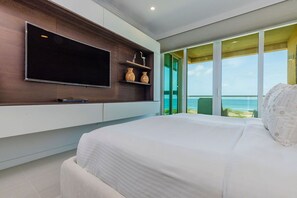 2 bedrooms, iron/ironing board, travel crib, free WiFi