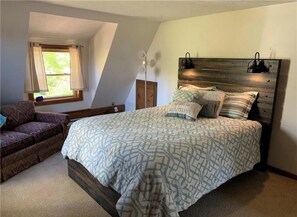 4 slaapkamers, een bureau, een strijkplank/strijkijzer, gratis wifi