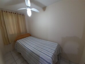 3 Schlafzimmer, Bügeleisen/Bügelbrett