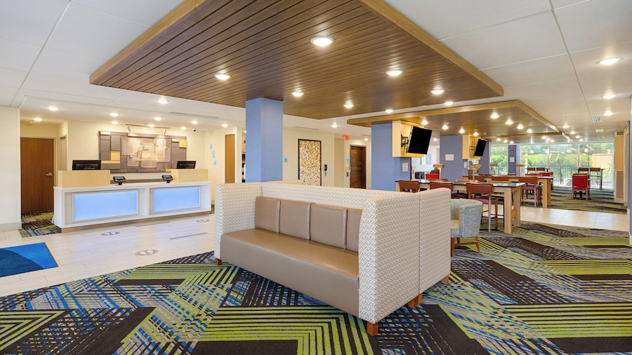 Holiday Inn Express & Suites Abingdon by IHG