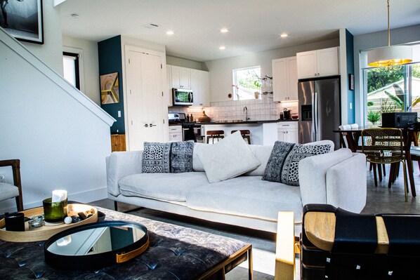 Smart TV, music library