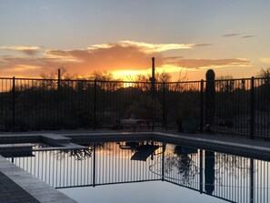 Outdoor pool, a heated pool - home backs to the state park, heated saltwater pool and jacuzzi  (Mesa)