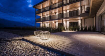 Alpine Deluxe Apartment Ski-in & out