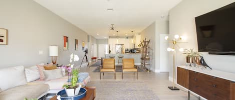 Smart TV, videojuegos, reproductor de DVD y oficina