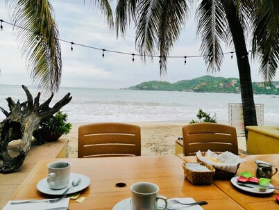 Walking Distance to Playa la Ropa 