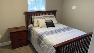 2 bedrooms, iron/ironing board, WiFi
